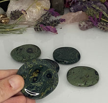 Load image into Gallery viewer, Kambaba Jasper Worry Stone/Palm Stone