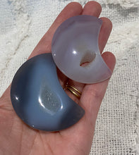 Load image into Gallery viewer, Agate Moon