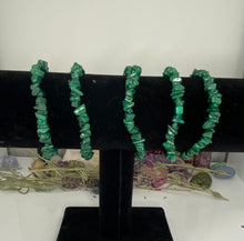 Load image into Gallery viewer, Malachite Chip Bracelet