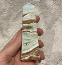 Load image into Gallery viewer, Caribbean calcite tower