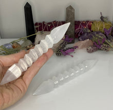Load image into Gallery viewer, Selenite Wand