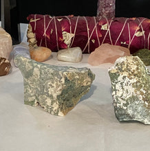 Load image into Gallery viewer, Green Moss Agate Rough