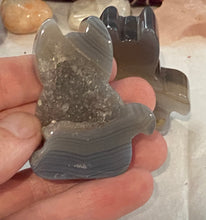 Load image into Gallery viewer, Agate Druzy Carved Cat