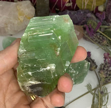 Load image into Gallery viewer, Green Calcite Raw