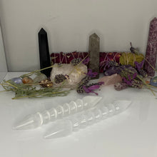 Load image into Gallery viewer, Selenite Wand