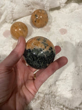 Load image into Gallery viewer, Orange Clipsol Calcite