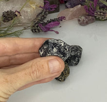 Load image into Gallery viewer, Apache Tear Tumbles