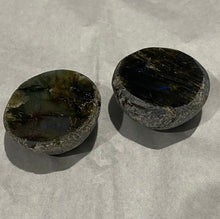 Load image into Gallery viewer, Labradorite Ema Egg