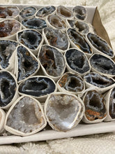 Load image into Gallery viewer, Geode- Agate Occo Natural Pairs
