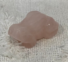 Load image into Gallery viewer, Rose Quartz frog