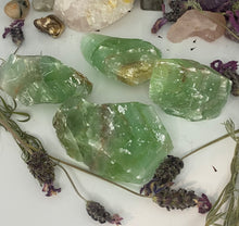 Load image into Gallery viewer, Green Calcite Raw