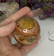 Load image into Gallery viewer, Crazy Lace Spheres- Indonesia