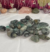 Load image into Gallery viewer, Emerald Tumble