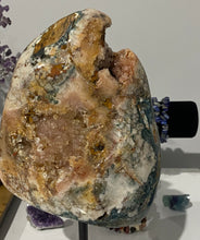 Load image into Gallery viewer, Pink Amethyst With Stand