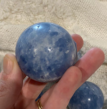 Load image into Gallery viewer, Blue Calcite Spheres
