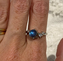 Load image into Gallery viewer, Labradorite Ring