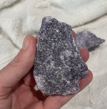 Load image into Gallery viewer, Lepidolite rough