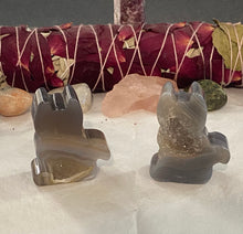 Load image into Gallery viewer, Agate Druzy Carved Cat