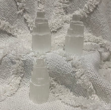 Load image into Gallery viewer, Selenite Tower