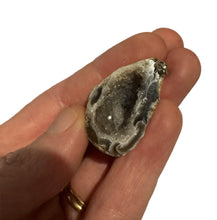 Load image into Gallery viewer, Rough Mini Pendant - Agate Geode
