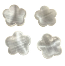 Load image into Gallery viewer, Selenite Flower Plate
