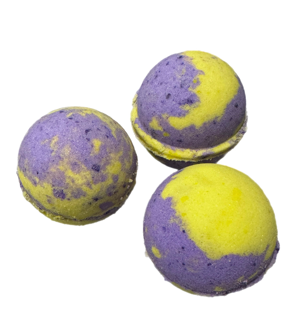 Passionfruit: Surprise Crystal Bath Bomb