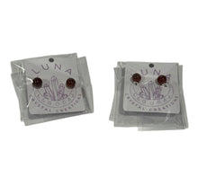 Load image into Gallery viewer, Garnet earring
