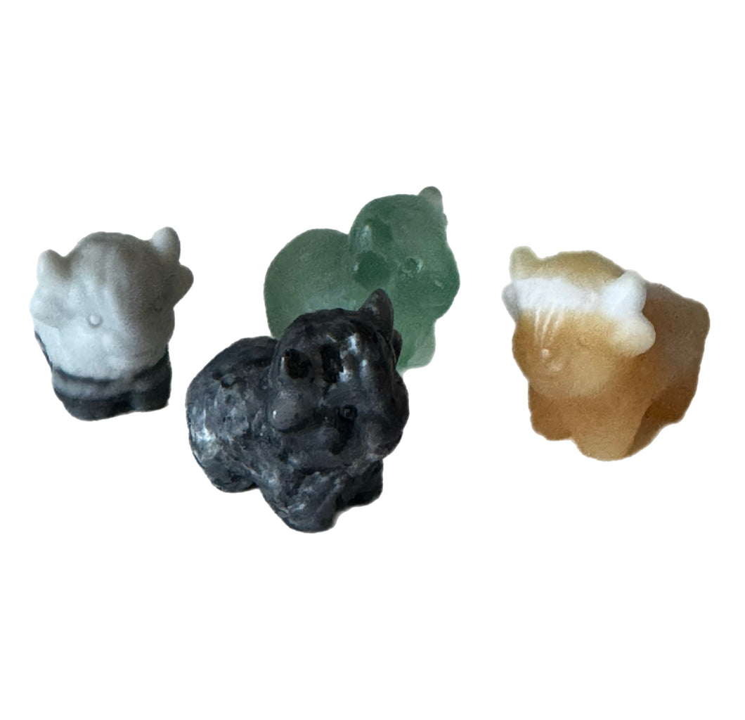 4 cm Highland Cow Crystal Carving