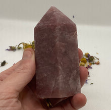 Load image into Gallery viewer, Strawberry Quartz Polished Points
