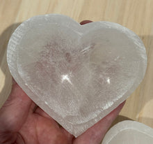 Load image into Gallery viewer, Selenite Heart Bowl: 7cm
