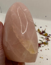 Load image into Gallery viewer, Rose Quartz Free Standing
