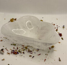 Load image into Gallery viewer, Selenite Cloud Bowl
