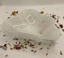 Load image into Gallery viewer, Selenite Cloud Bowl
