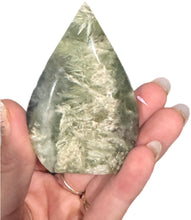 Load image into Gallery viewer, Fluorite Freeform
