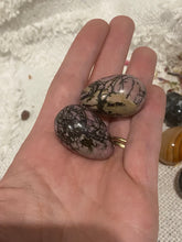 Load image into Gallery viewer, Crystal Eggs- 3cm
