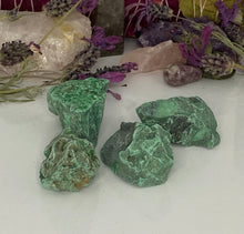 Load image into Gallery viewer, Malachite Raw
