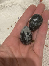 Load image into Gallery viewer, Crystal Eggs- 3cm
