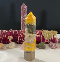 Load image into Gallery viewer, Bumblebee Jasper Tower
